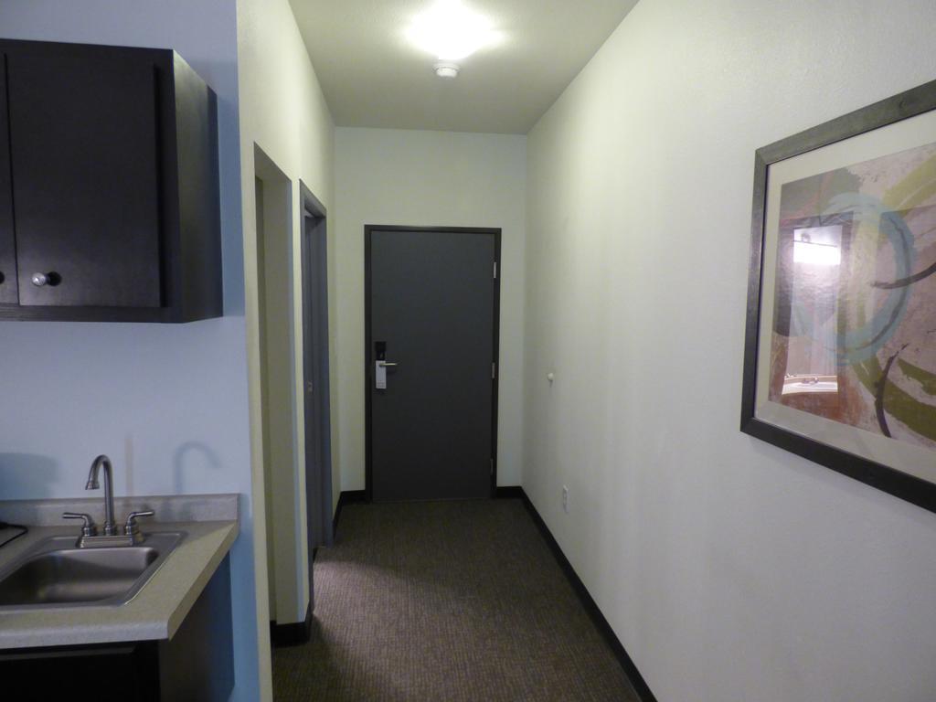 Republic Hotel Big Lake Room photo